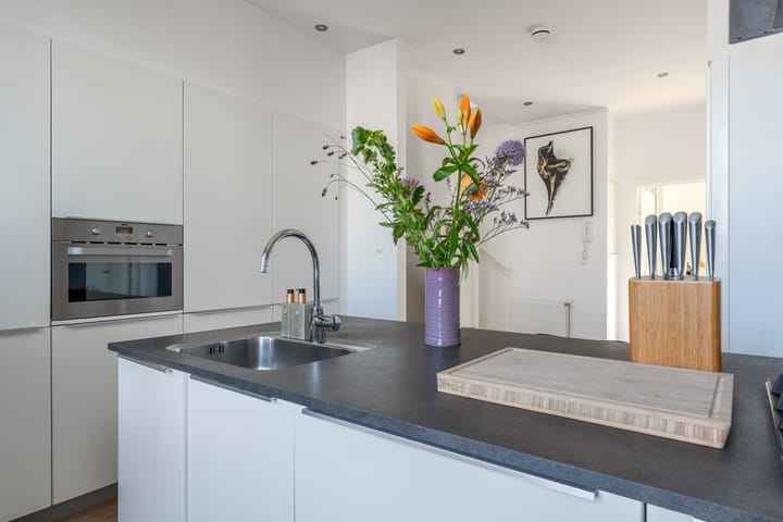 Foto 14 van Van der Dussenstraat 15-A02