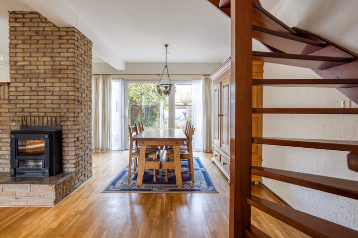 Photo 4 of de Hoppen 87