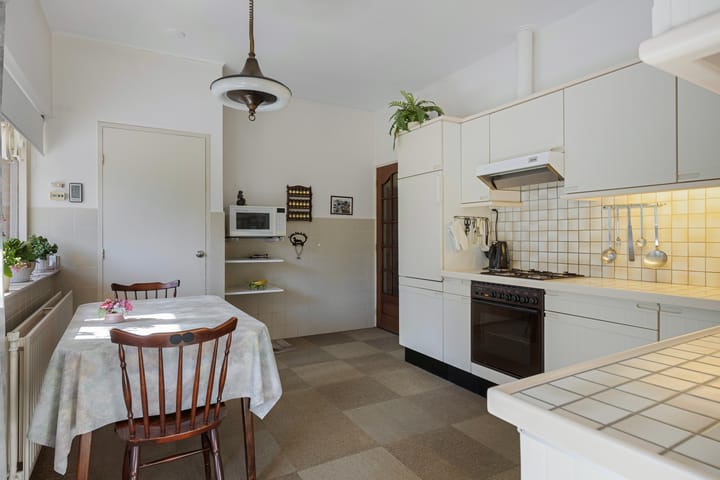 Photo 17 of Dokter Hoekstraat 9