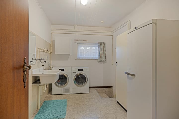 Photo 32 of Dokter Hoekstraat 9