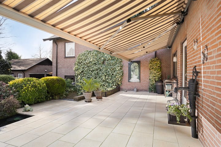 Photo 36 of Dokter Hoekstraat 9