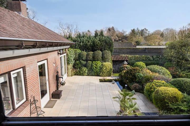 Photo 39 of Dokter Hoekstraat 9