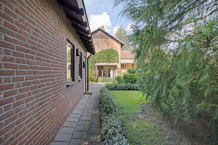 Photo 48 of Dokter Hoekstraat 9