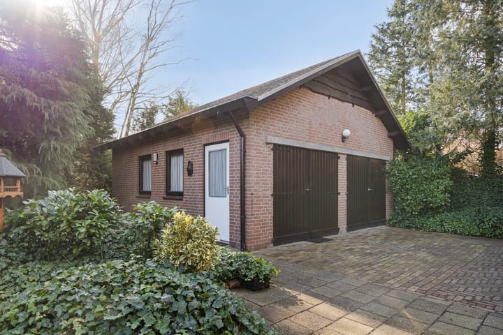 Photo 49 of Dokter Hoekstraat 9