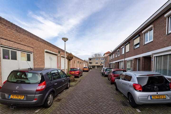 Foto 43 van Hobbemastraat 16