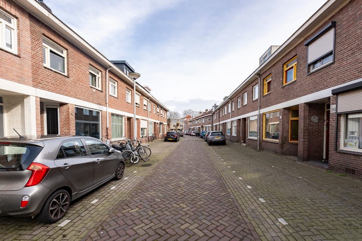 Foto 44 van Hobbemastraat 16