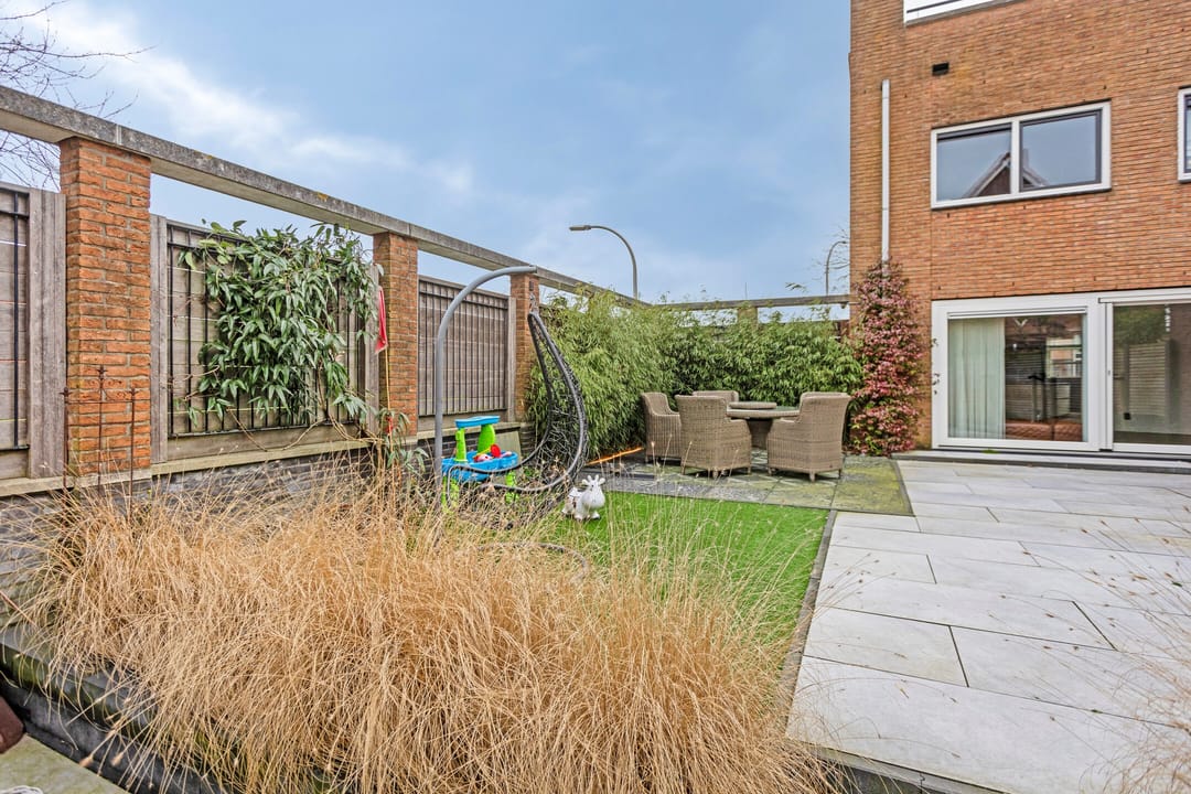 Foto 38 van Weidevogellaan 76