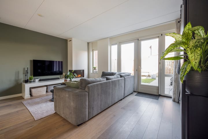 Foto 15 van Zijdevlinder 81