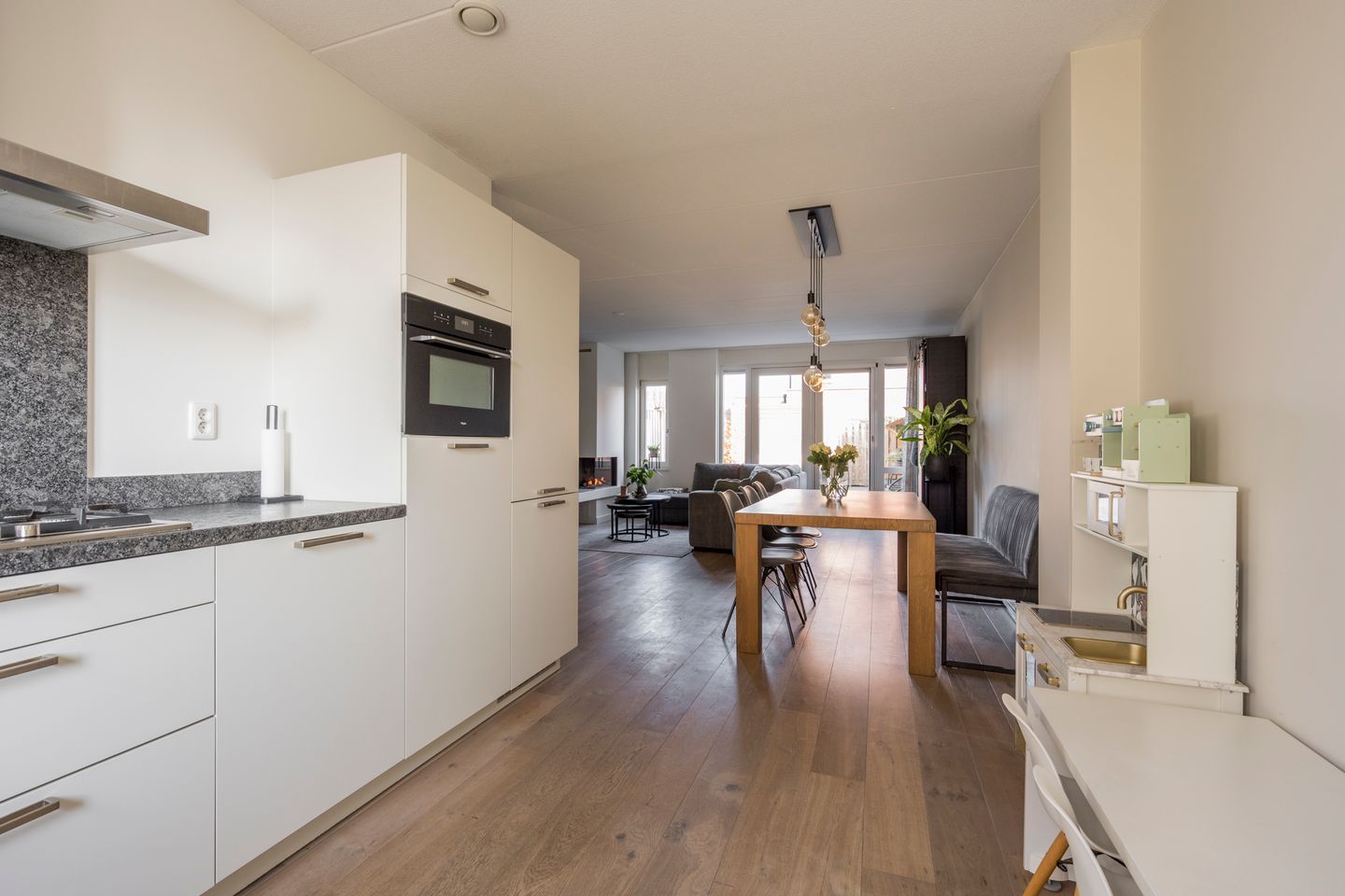 Foto 19 van Zijdevlinder 81