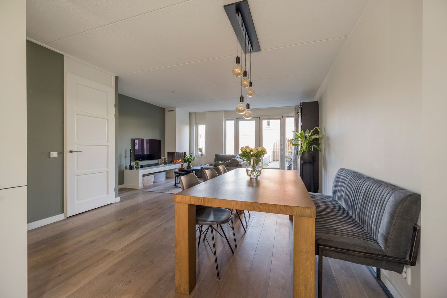 Foto 20 van Zijdevlinder 81