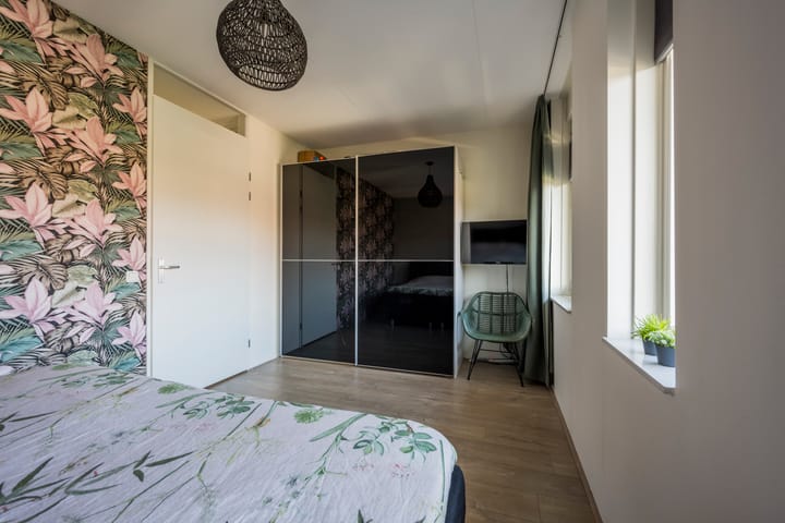 Foto 23 van Zijdevlinder 81