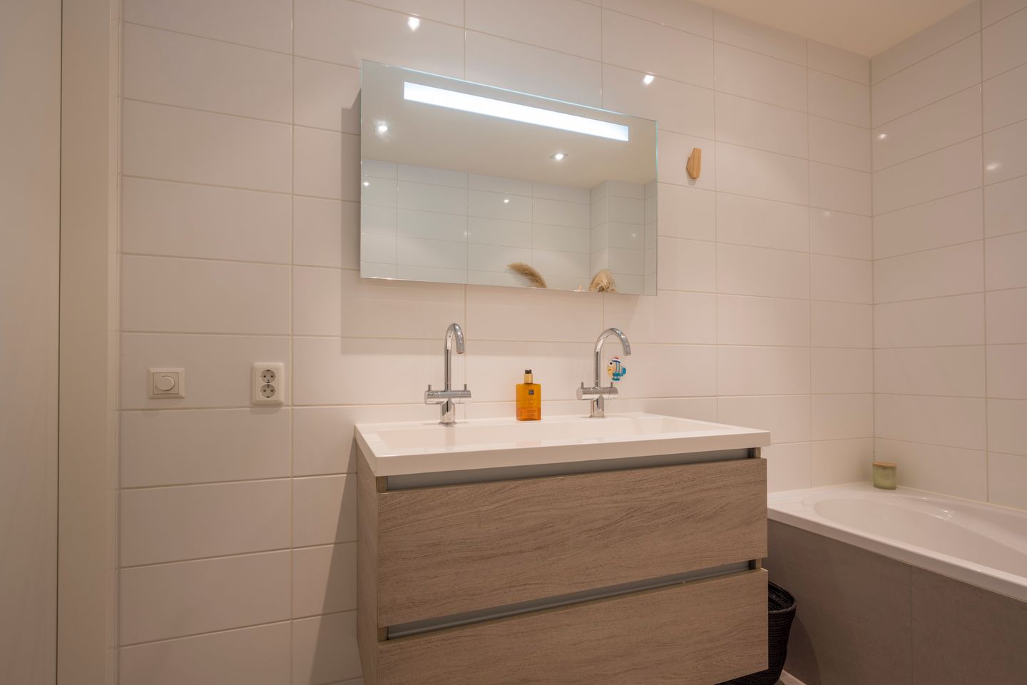 Foto 29 van Zijdevlinder 81