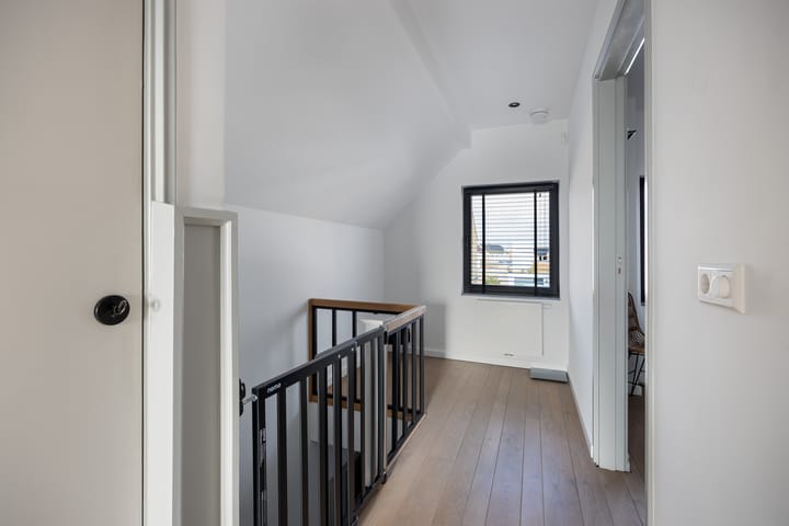 Foto 19 van Irenestraat 8