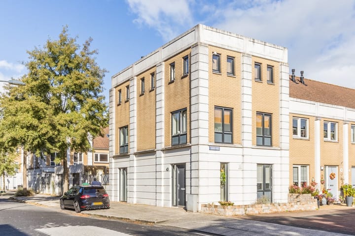 Foto 1 van Blauwe Ring 43