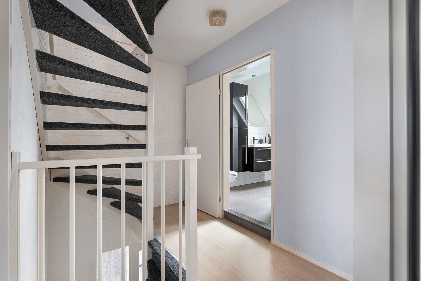 Foto 19 van Moerbeilaan 5