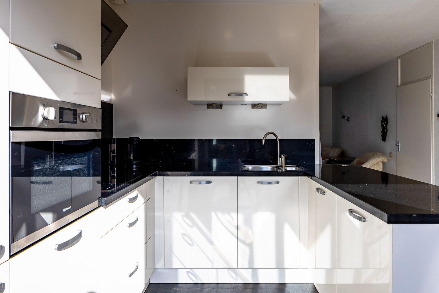 Photo 14 of Schutsboom 12