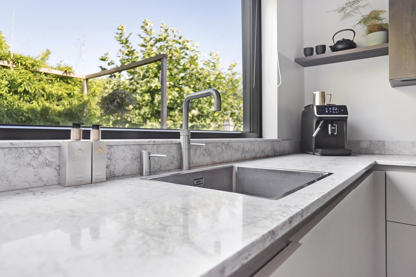 Photo 25 of Stougjesdijk 267