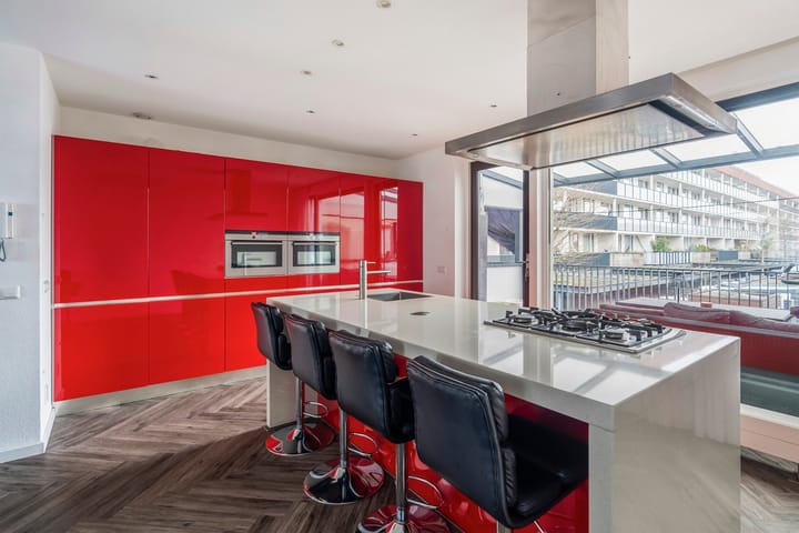 Photo 10 of Valthestraat 43