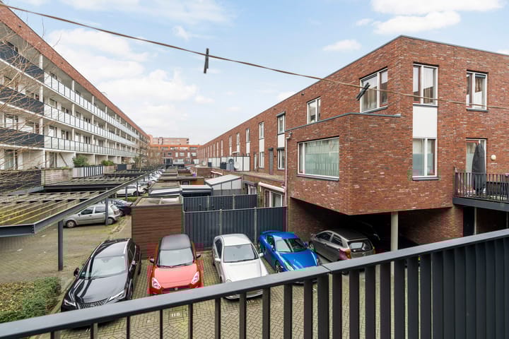 Photo 27 of Valthestraat 43