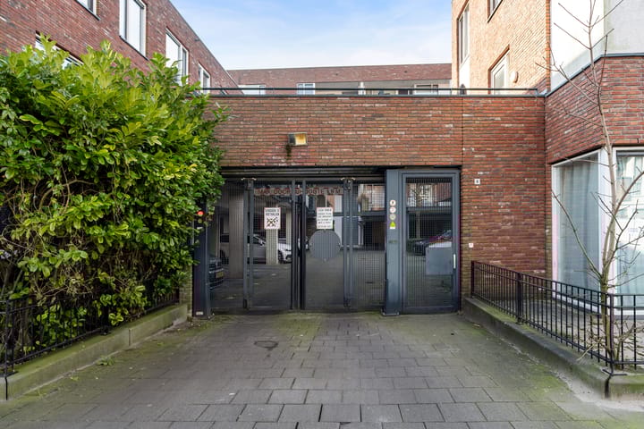 Photo 31 of Valthestraat 43