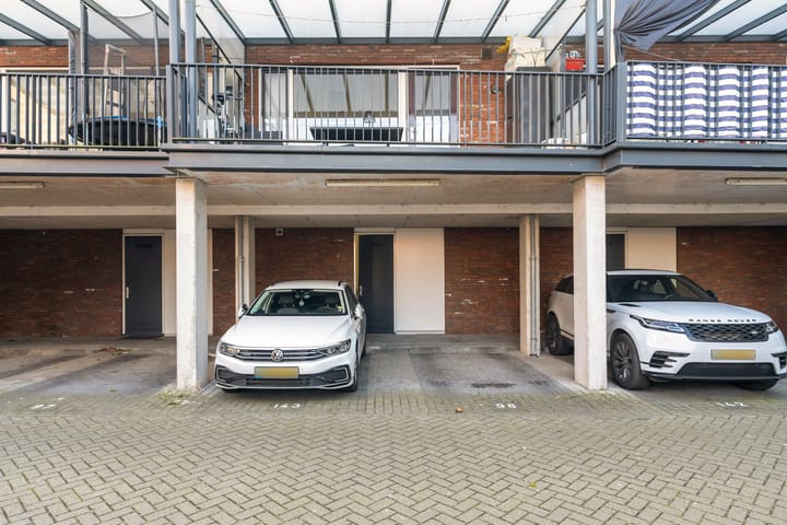 Photo 32 of Valthestraat 43