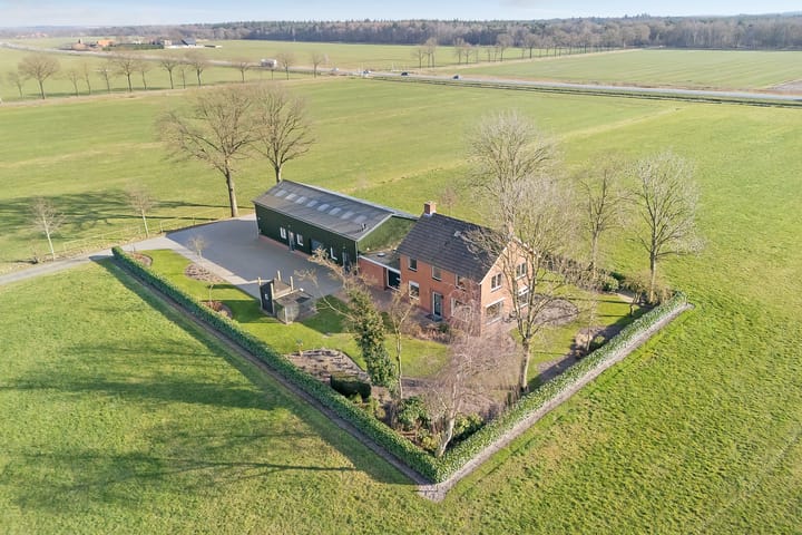 Foto 2 van Dwarsweg 5