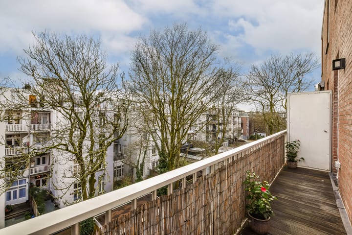 Photo 2 of Van Ostadestraat 166-3A