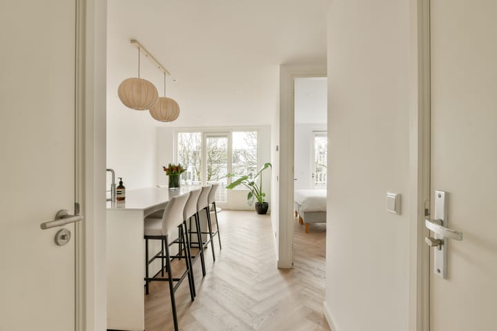 Photo 4 of Van Ostadestraat 166-3A