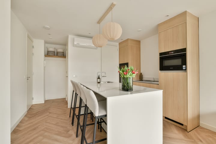 Photo 8 of Van Ostadestraat 166-3A