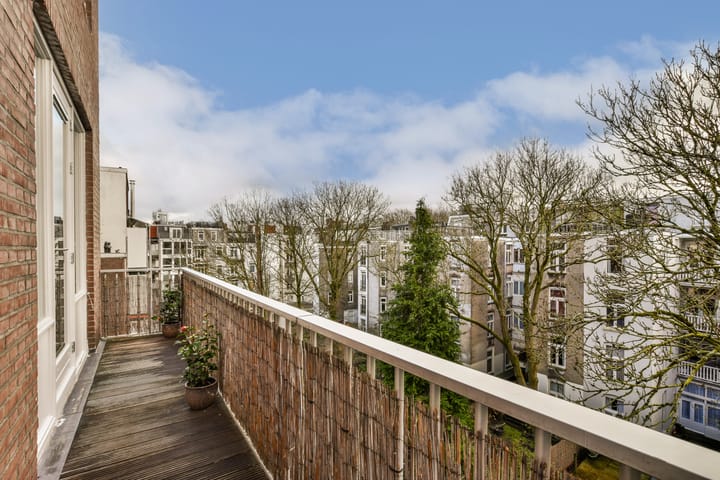 Photo 10 of Van Ostadestraat 166-3A