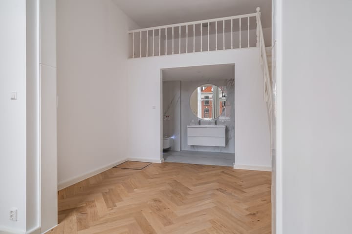 Photo 3 of Surinamestraat 9-A