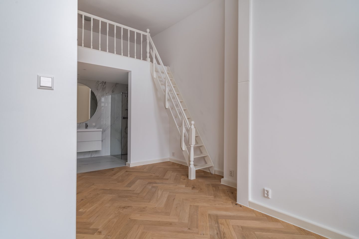 Photo 35 of Surinamestraat 9-A