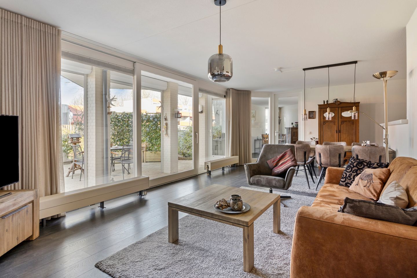 Foto 10 van Peter Benensonstraat 12