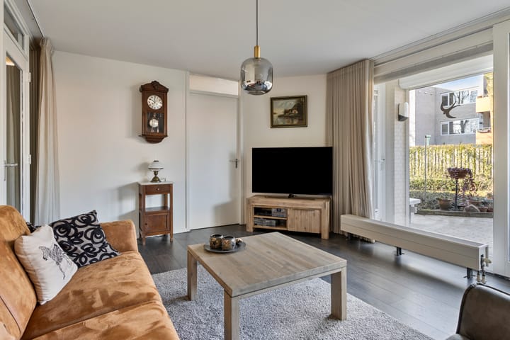 Foto 14 van Peter Benensonstraat 12