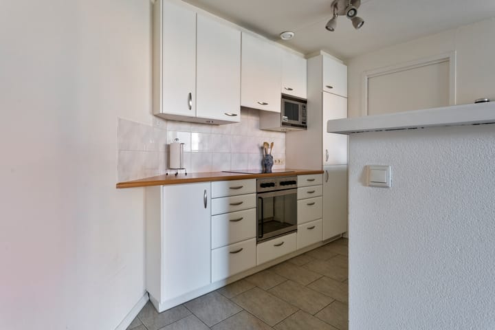 Foto 18 van Peter Benensonstraat 12