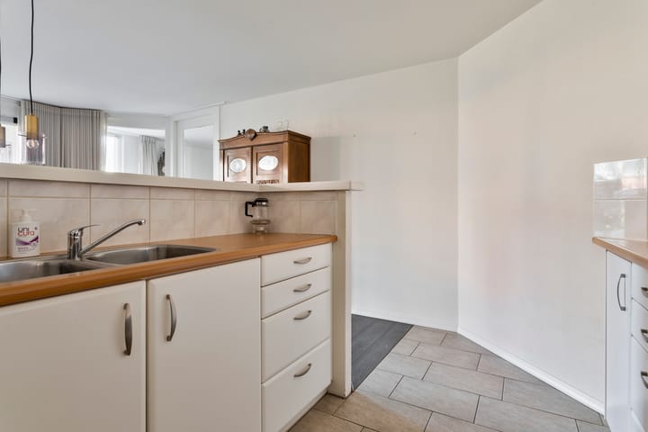 Foto 20 van Peter Benensonstraat 12