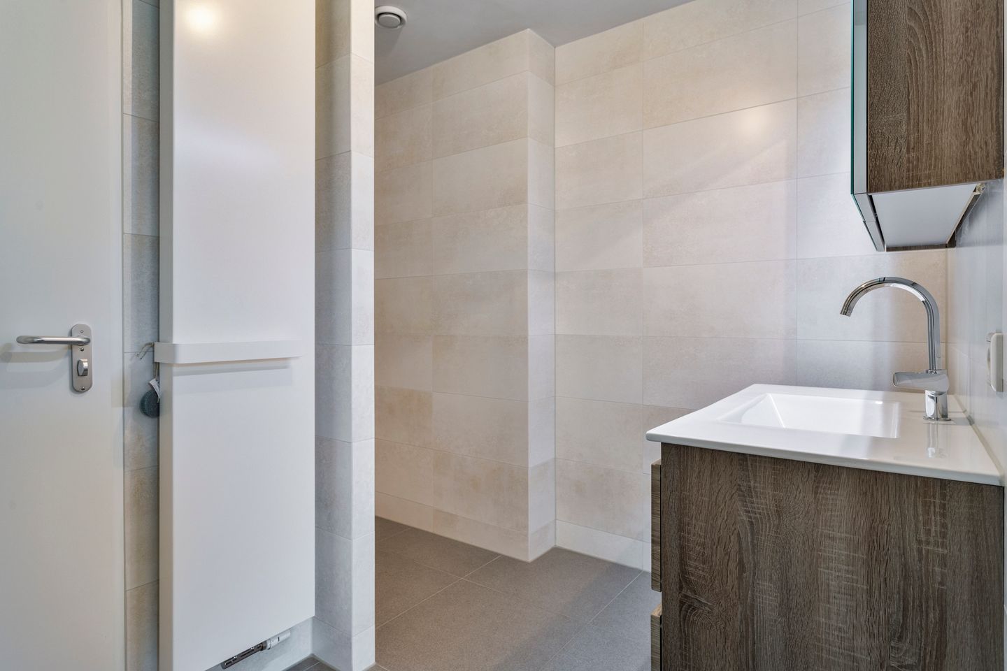 Foto 29 van Peter Benensonstraat 12