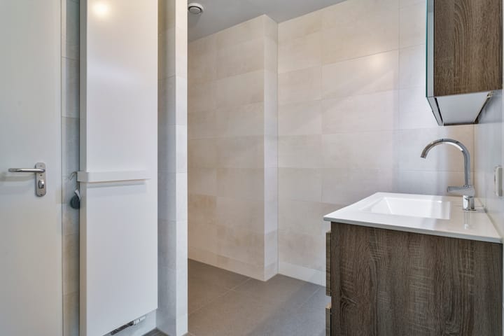 Foto 29 van Peter Benensonstraat 12