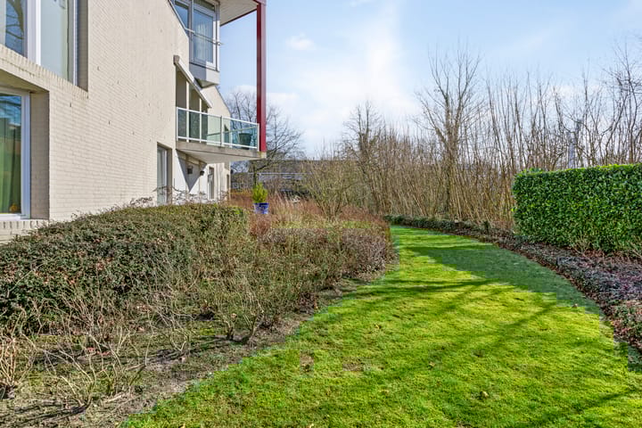 Foto 37 van Peter Benensonstraat 12