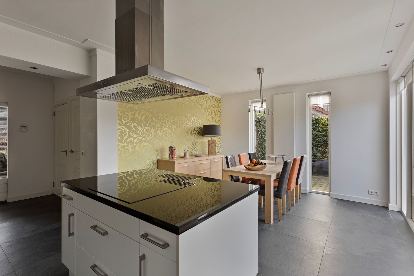 Photo 14 of Johan van Willigenstraat 29