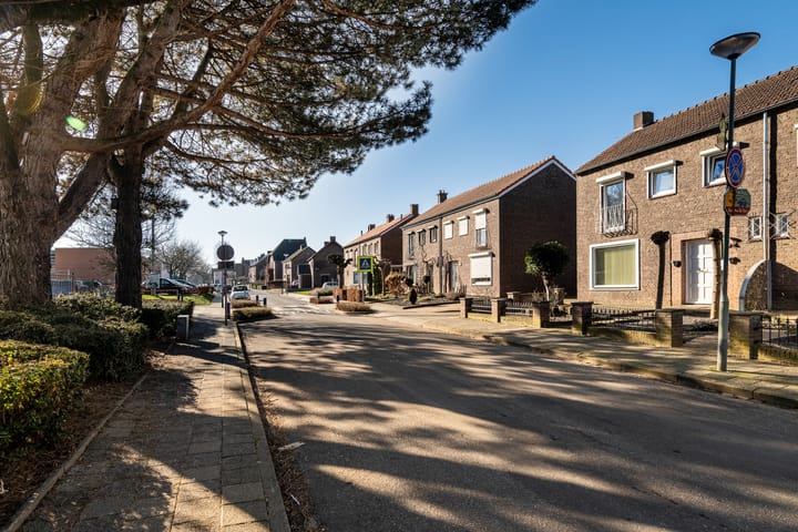 Foto 21 van Charles de Gavrestraat 19