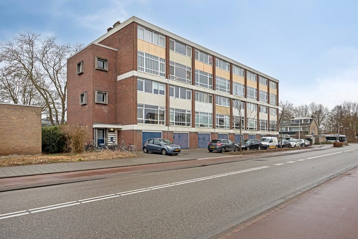 Foto 1 van Burgemeester Aalberslaan 64-B