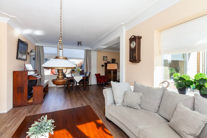 Foto 8 van Esdoornlaan 9