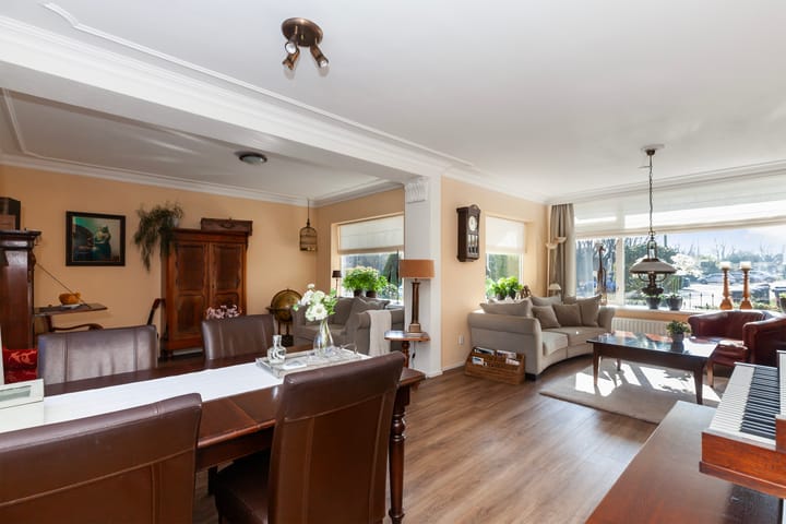 Foto 11 van Esdoornlaan 9