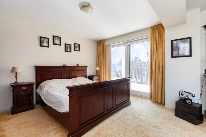 Foto 21 van Esdoornlaan 9