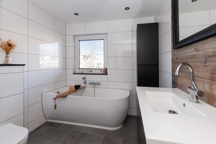 Foto 26 van Esdoornlaan 9