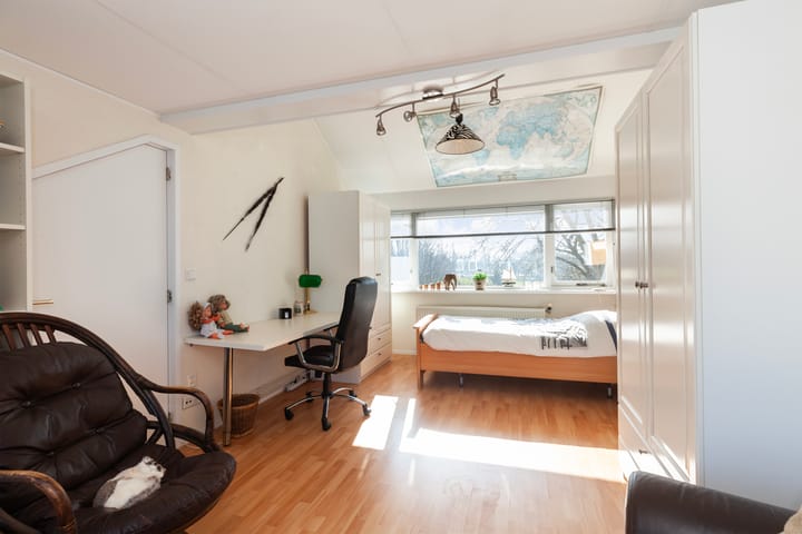 Foto 35 van Esdoornlaan 9