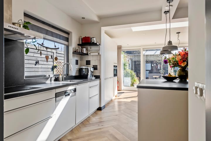 Foto 11 van Julianastraat 28