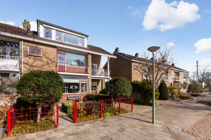 Foto 45 van Esdoornlaan 9