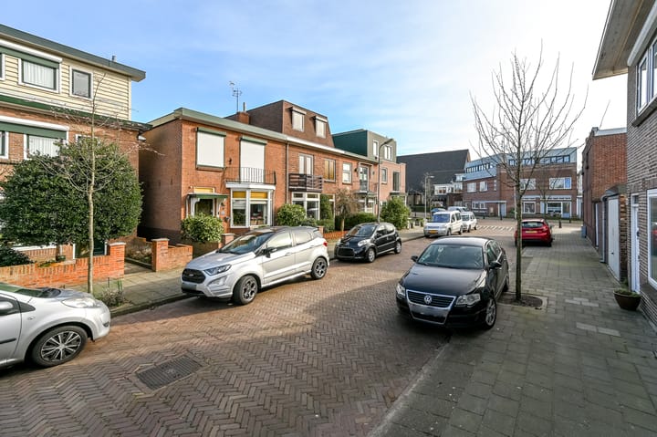 Foto 38 van De Roemerstraat 23